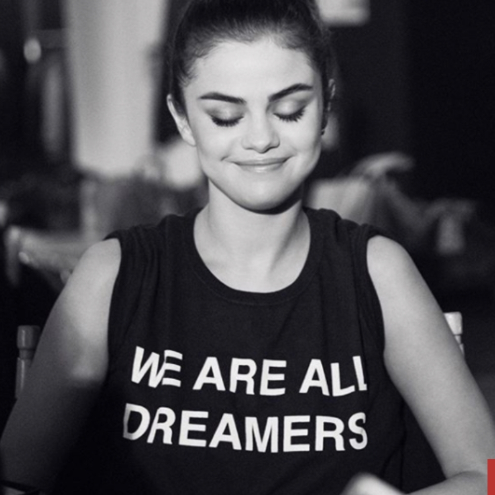 “We Are All Dreamers” Black Short Sleeve Top Size Medium✨ - Picture 2 of 5